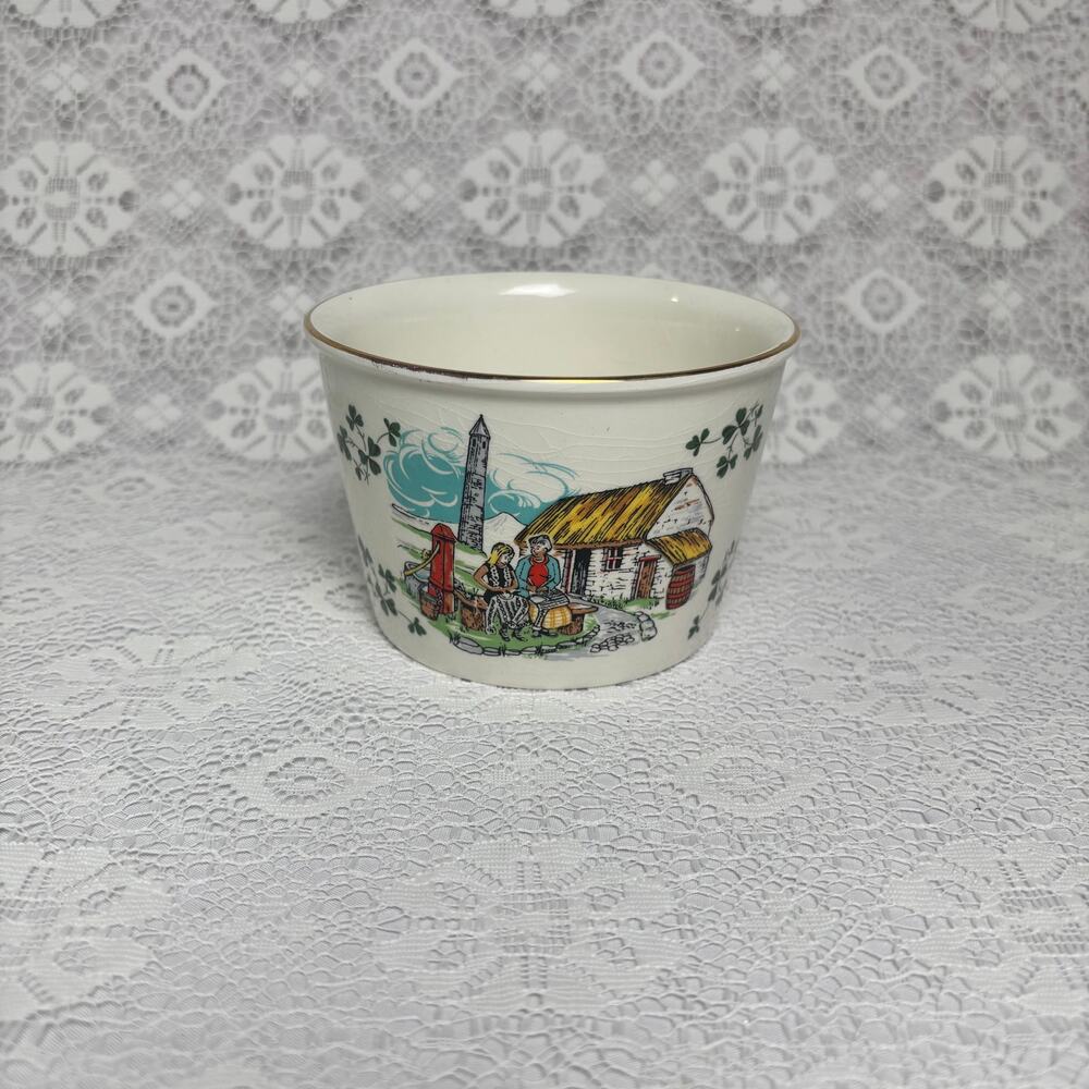 Carrigaline Pottery Republic of Ireland Cottage Planter Cachepot Shamrock Vase